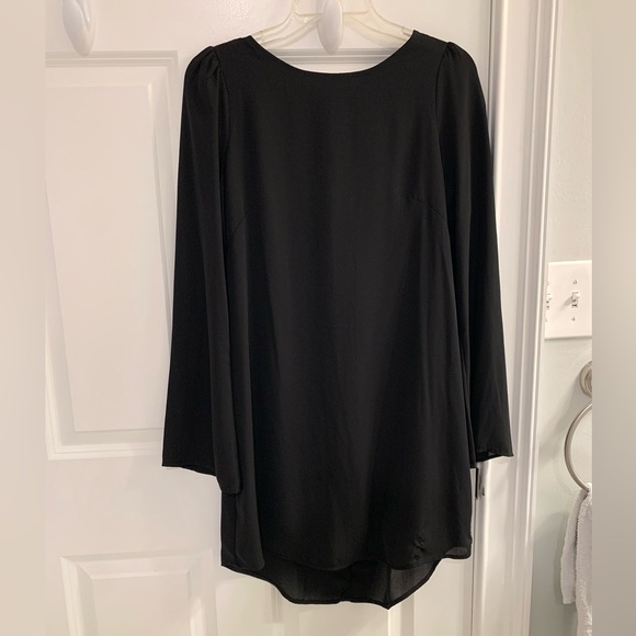 EXPRESS • Long-sleeve Black open-back dress with strings - Picture 3 of 11